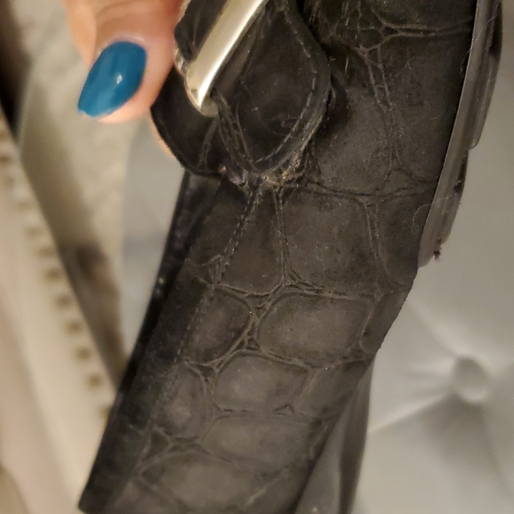 Stuart Weitzman Suede Croc Embossed Shoes - Picture 11 of 13